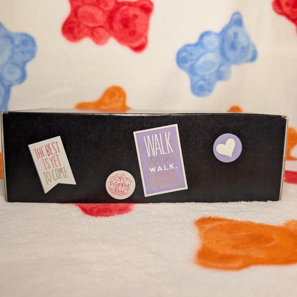 Assorted Wedding Items - Picture 5 of 7